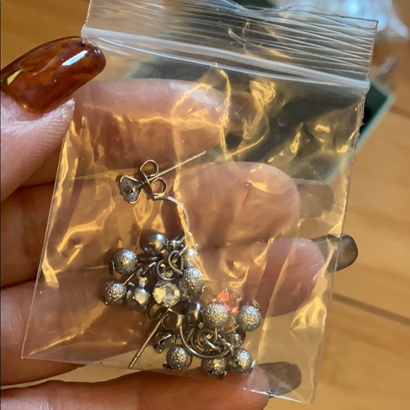 earring - Picture 4 of 4